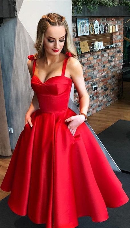 Korte rode jurk