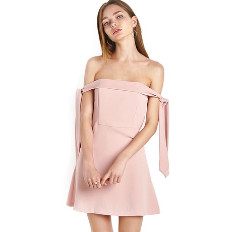 Roze strapless jurk