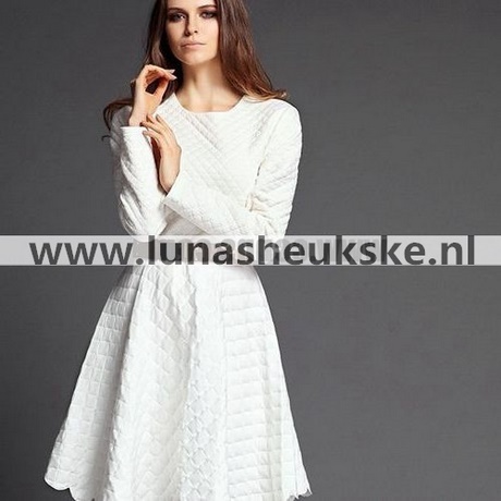 Witte jurk met lange mouwen