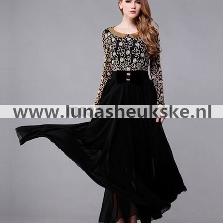Zwarte lange jurk met lange mouwen