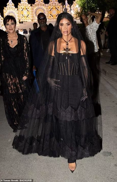 Kim kardashian zwarte jurk 2023