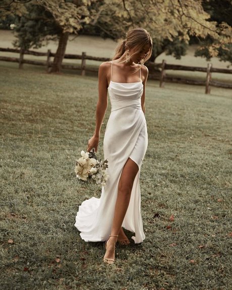 Eenvoudige bruid jurken