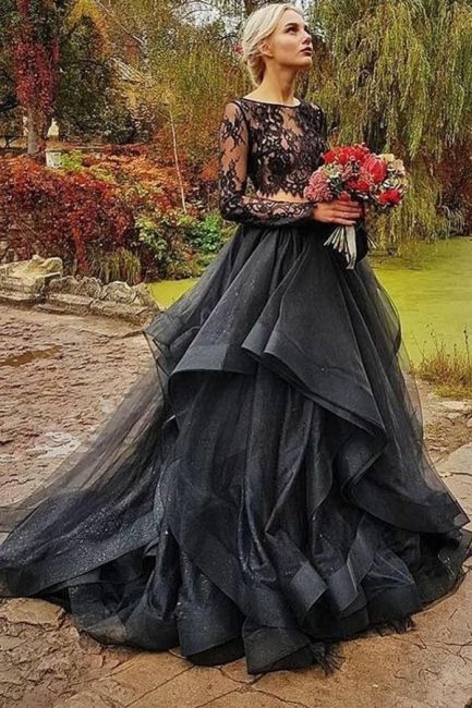 Black lace trouwjurken