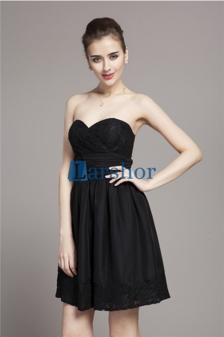 Zwarte korte strakke jurk