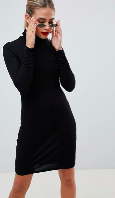 Zwarte korte strakke jurk