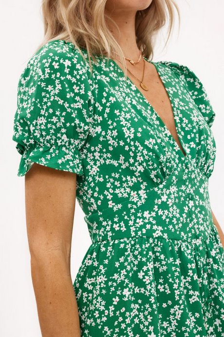 Groene jurk met bloemen