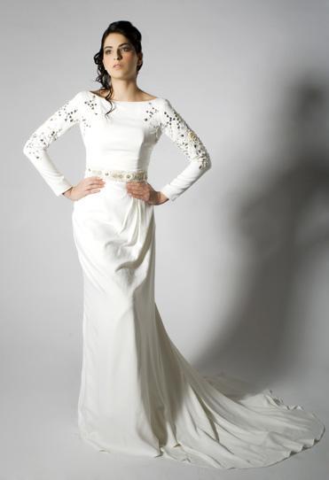 Lange witte jurk met lange mouwen