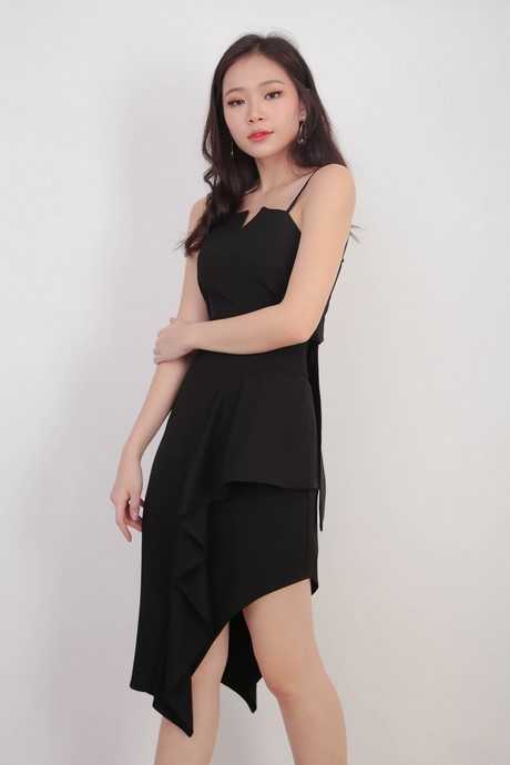 Asymmetrische zwarte jurk