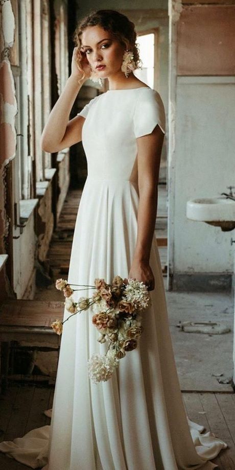 Eenvoudige jurk voor bruiloft