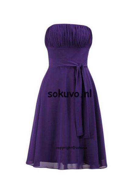 Donker paarse jurk
