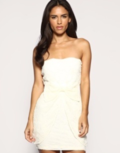 Witte strapless jurk