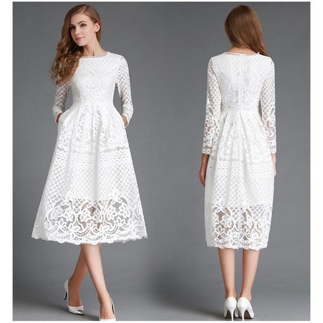Wit kanten kleedje