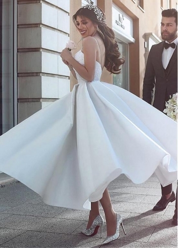 Korte witte lace trouwjurk